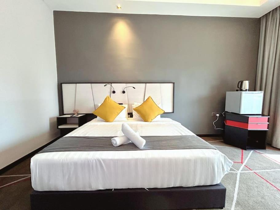M101 Klcc Kl City King Suites By Livin Kuala Lumpur Bagian luar foto