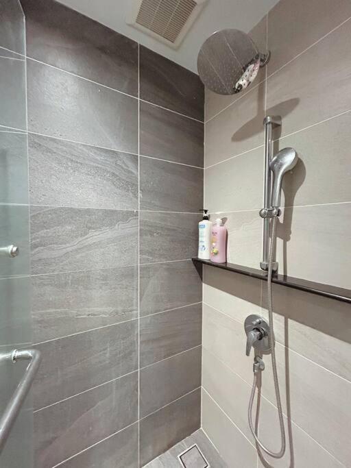 M101 Klcc Kl City King Suites By Livin Kuala Lumpur Bagian luar foto