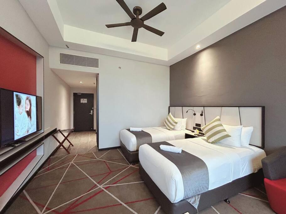 M101 Klcc Kl City King Suites By Livin Kuala Lumpur Bagian luar foto